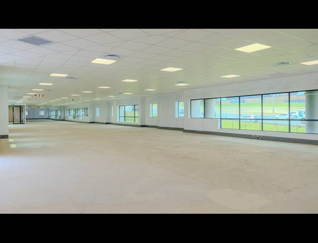 3,817M² OFFICE TO LET IN VORNA VALLEY